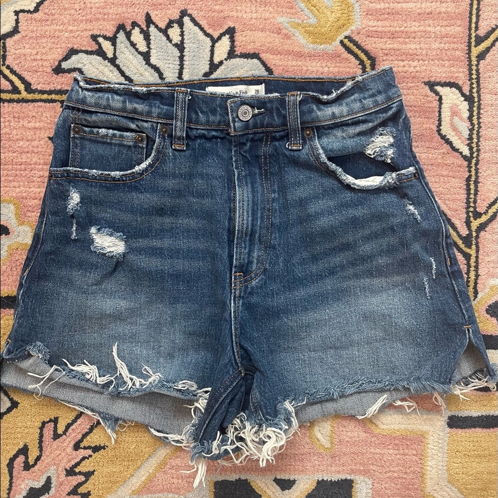 The 4" High Rise Mom Short - Curve Love 26 - Abercrombie